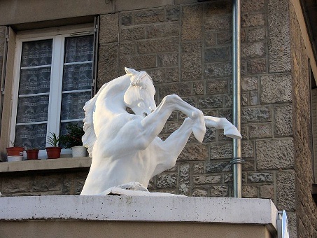 Bustes de chevaux - Portail d'entrée des haras de Besançon